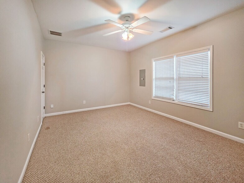 Building Photo - 2114 Tidal Cv