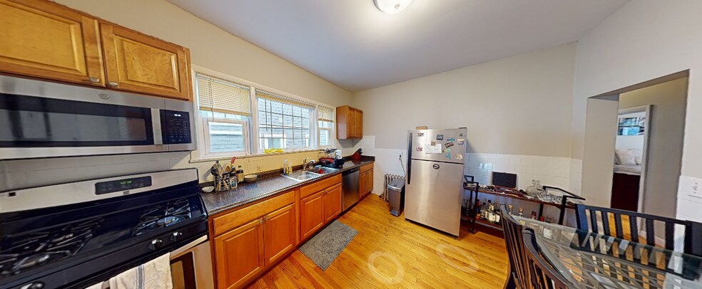 Building Photo - 23 Tufts St