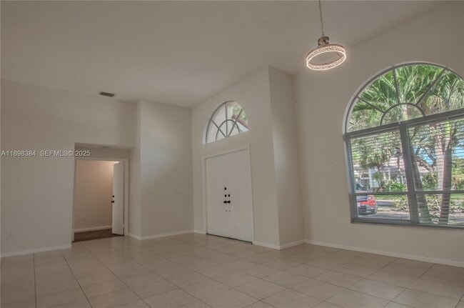 Building Photo - 7440 NW 65th Ln