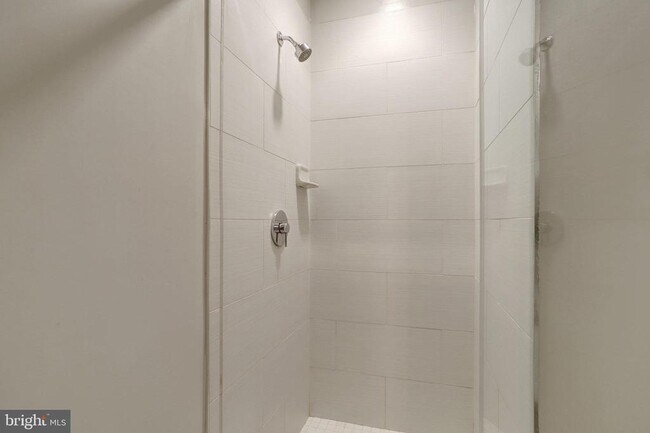 Building Photo - 989 S Buchanan St