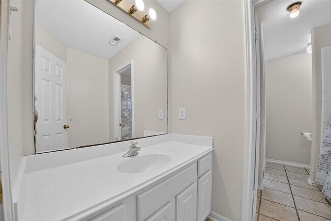 Building Photo - 12019 Brantley Haven Dr