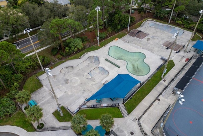 Building Photo - 1460 Corbison Point Pl