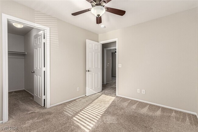 Building Photo - 9207 Onesto Ave