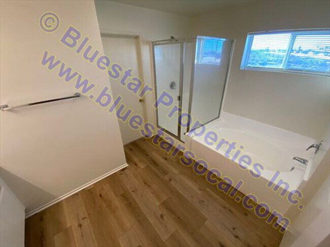 Building Photo - Home in VICTORVILLE! 4bd/2.5ba