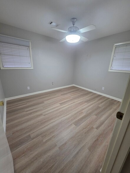 Building Photo - 706 Mark St