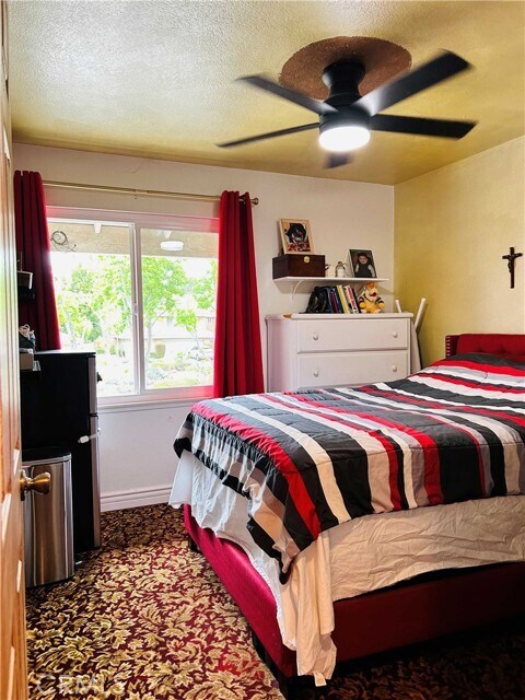 Building Photo - 1908 E Calico Dr