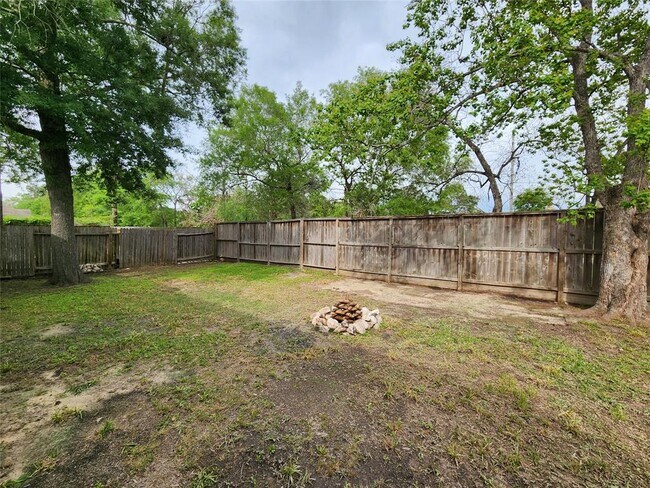 Building Photo - 19322 Pinewood Bluff Ln