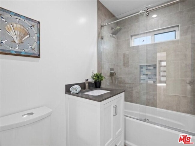 Building Photo - 17601 Rhoda St