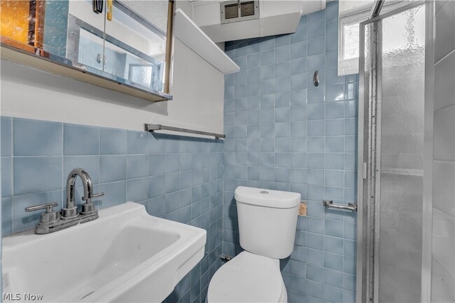 Building Photo - 21440 Fuller Ave