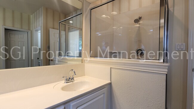 Building Photo - 329 Parkhurst Ln