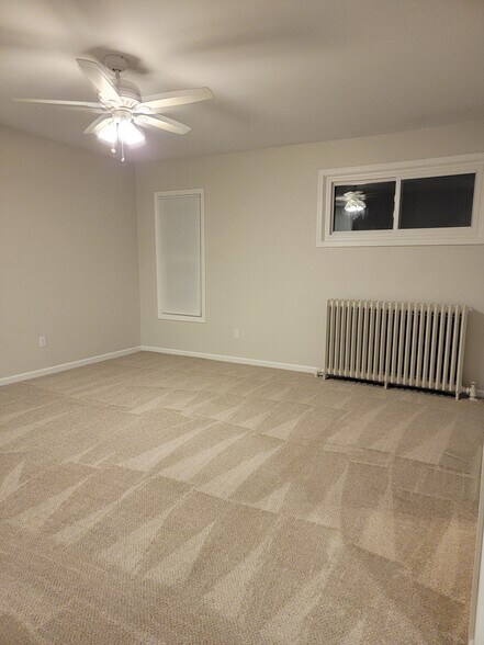 Living room - 919 Arcadian Ave