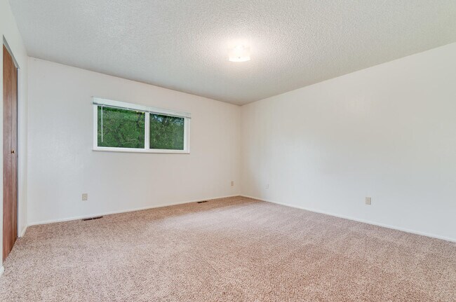 Building Photo - 1552 S Memphis St