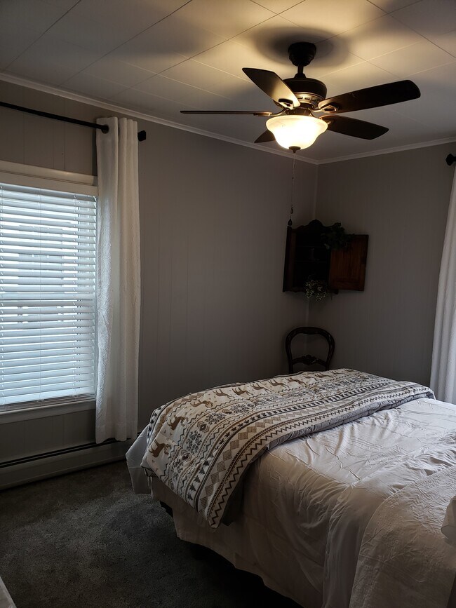REAR BEDROOM - 86 Virginia Ter