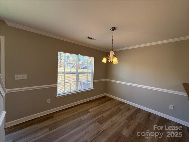 Building Photo - 4713 Brewer Dr