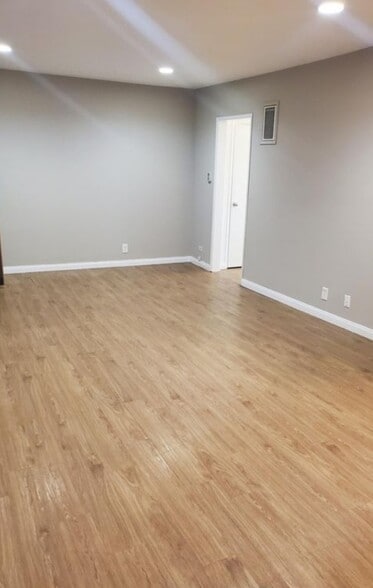 Building Photo - 1411 N Sierra Bonita Ave