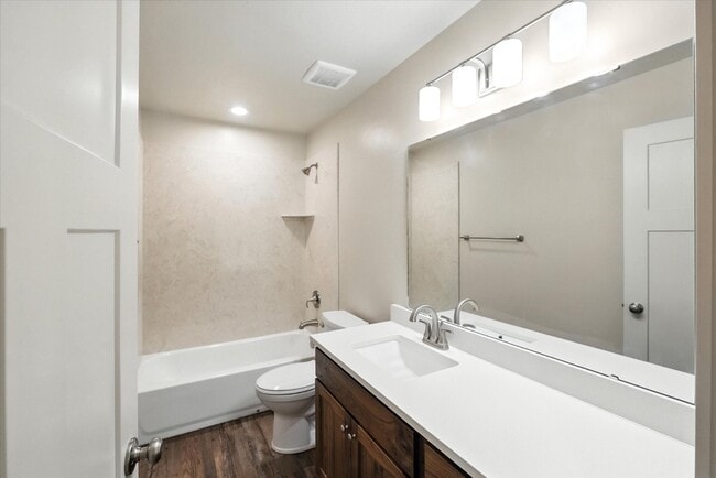 Building Photo - Eastside View Townhomes