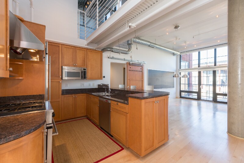 Building Photo - 2328 Champlain St NW