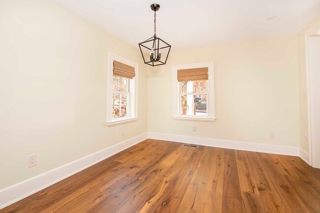 Building Photo - 39 MERRITT Ave