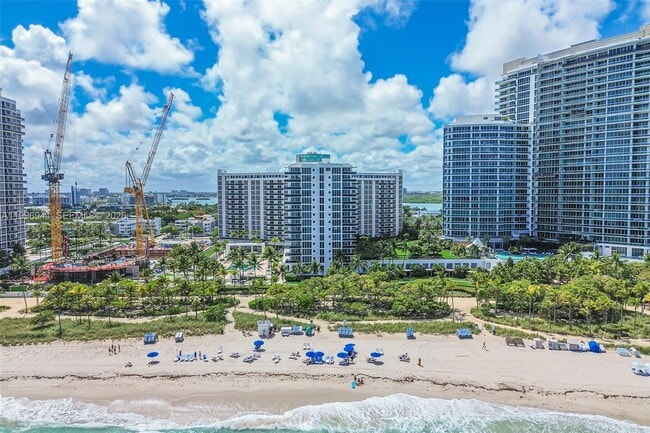 Building Photo - 10275 Collins Ave