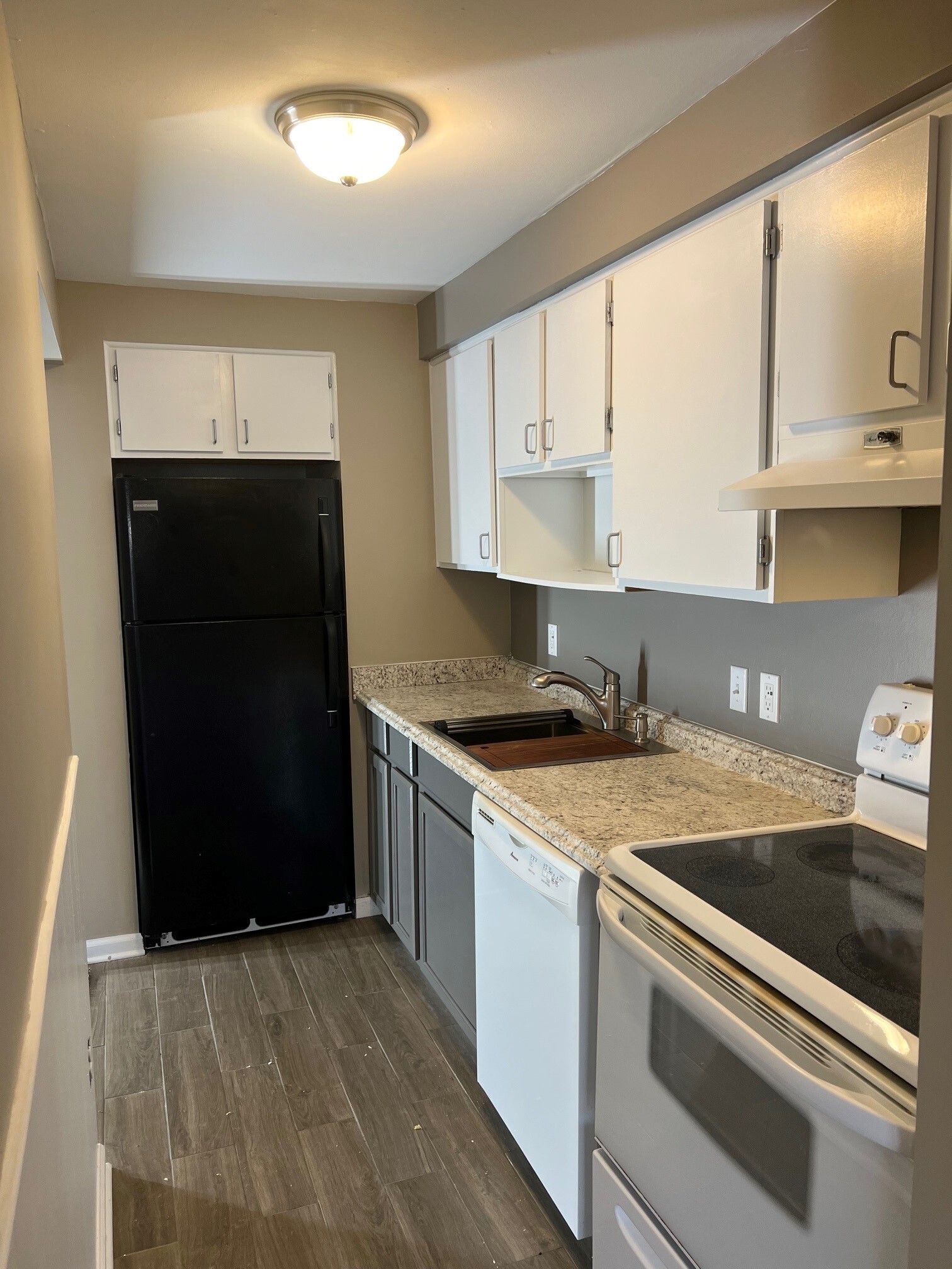 Kitchen - 339 Willowbrooke Dr