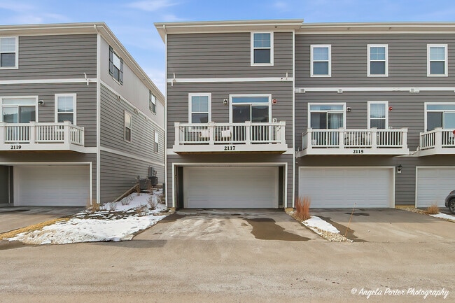 Building Photo - 2117 Yellowstone Blvd