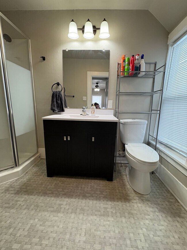 Building Photo - ADI - Kilbourn