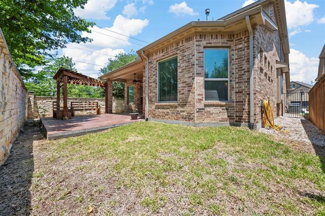 Building Photo - 3000 Crestwater Ridge