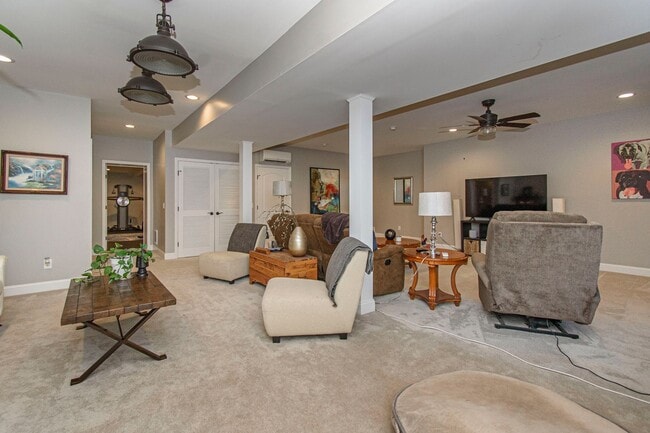 Building Photo - Spacious Home with Hot Tub, Fenced Yard an...