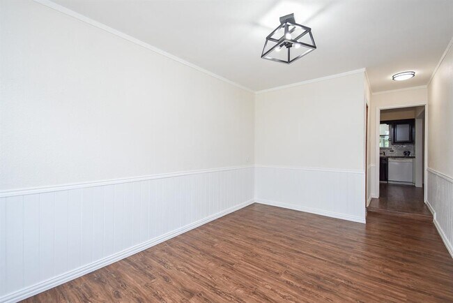 Building Photo - 2847 County Rd 510A
