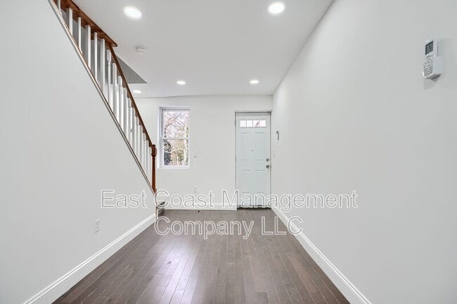 Building Photo - 515 Archer St