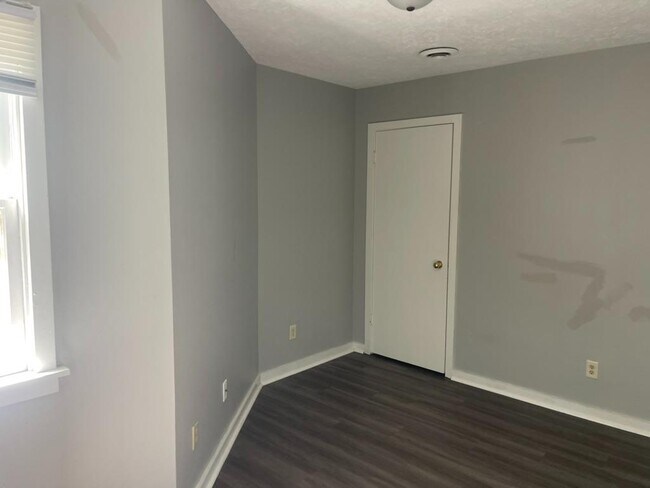 Building Photo - 1034 N 8th St