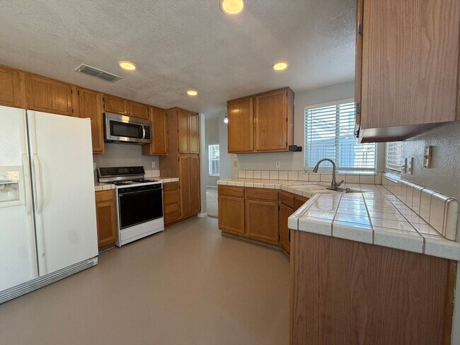 Building Photo - 8420 Oak Flat Way
