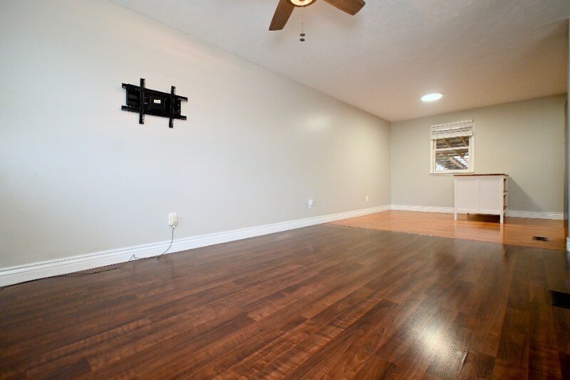 Building Photo - 615 Concord Rd