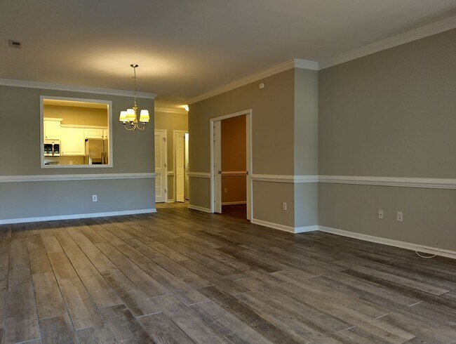 Building Photo - Condo in Braemar Creek! Available NOW!