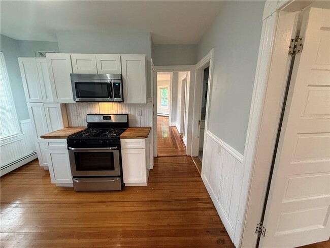 Building Photo - 9 Samoset Ave