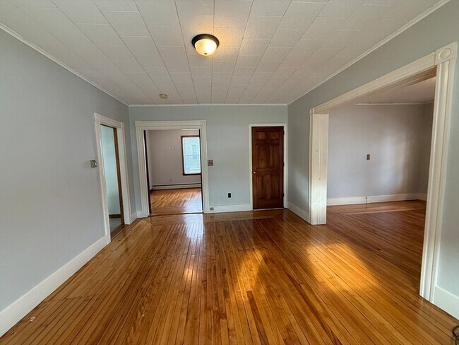 Building Photo - 132 Coburn Ave