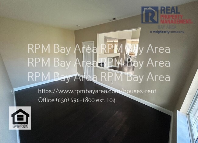 Building Photo - 250 Biarritz Ct