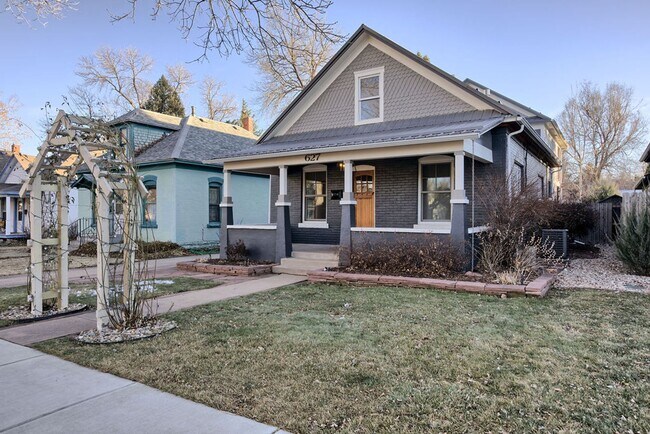 Building Photo - Exceptional 3 Bedroom Home with office & detached flex space