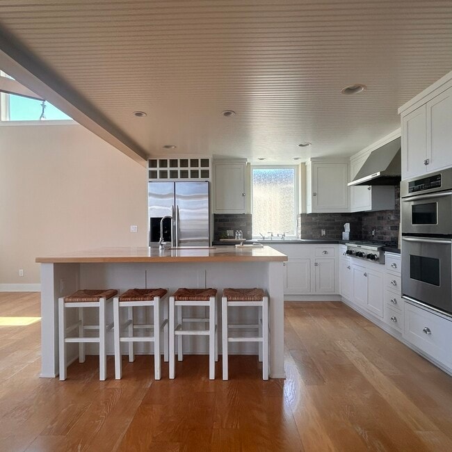 Building Photo - 3329 Harbor Blvd