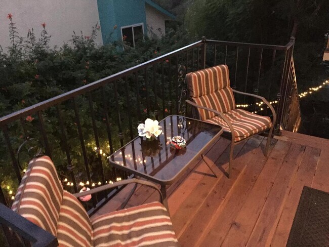 Building Photo - 4536 Ensenada Dr