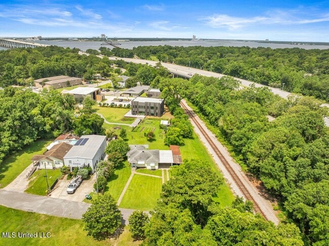 Building Photo - Timeless Charm in Ocean Springs’ Most Walk...