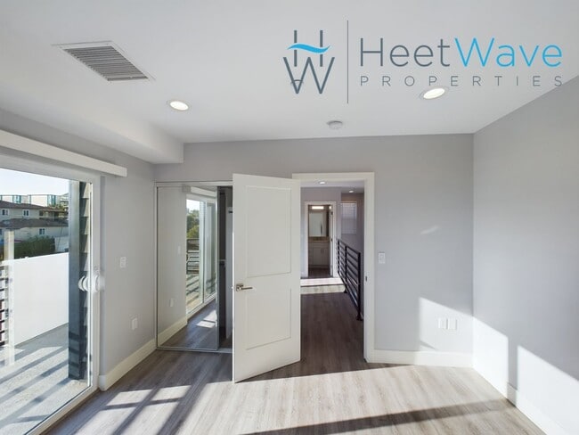 Building Photo - REZKO - E Street