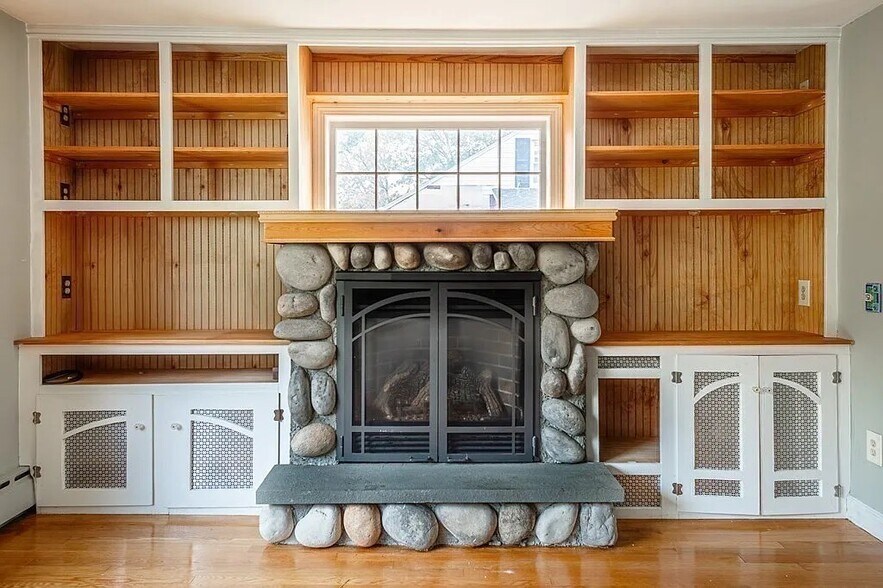 Building Photo - 3 Bylund Dr