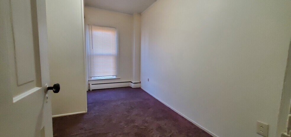bedroom 1 - 221 Byall Ave