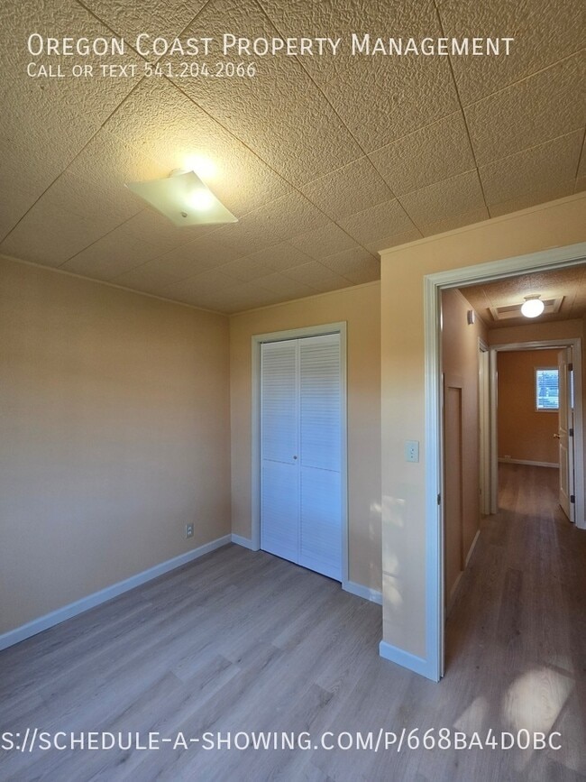 Building Photo - 1441 NW 20th St