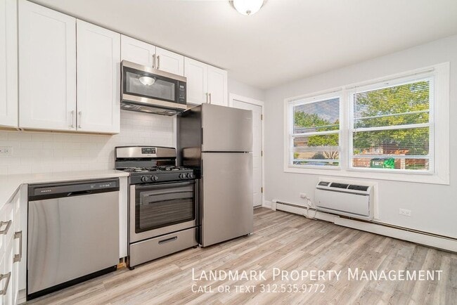 Building Photo - 9825 El Cameno Ln