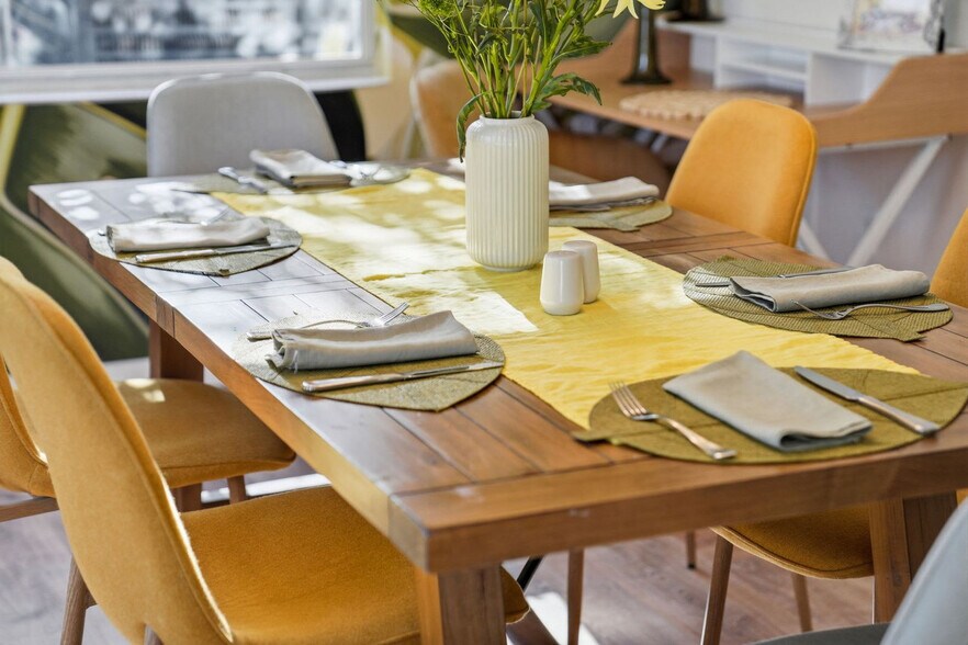 Building Photo - 3201 Southern Pkwy W