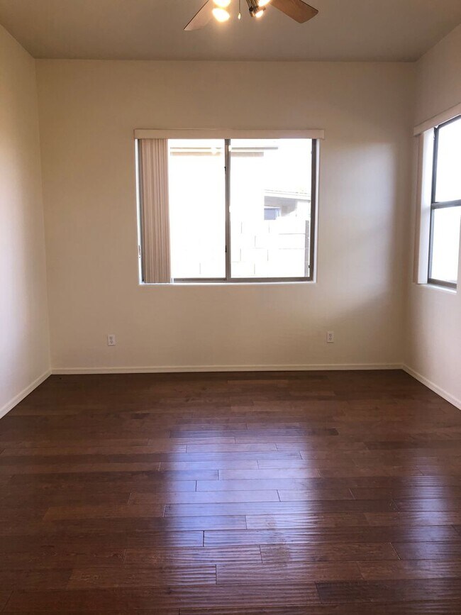 Building Photo - 5301 N Bremont Way