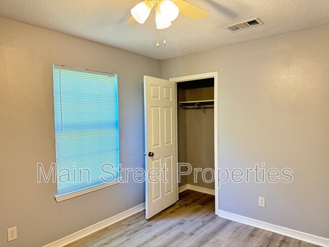 Building Photo - 517 Benjulyn Rd