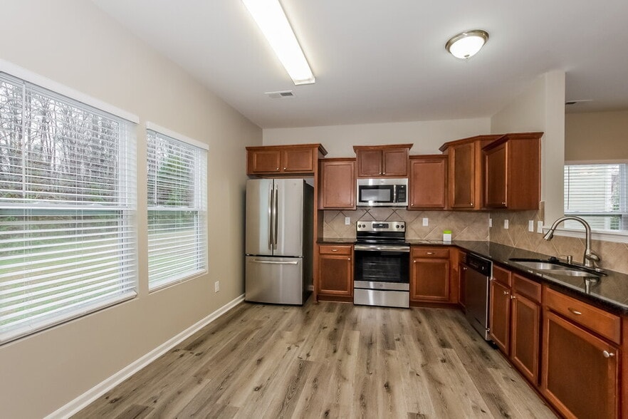 Building Photo - 4364 Stone Mountain Dr